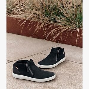 Ecco Soft 7 Side Zip Sneaker Bootie NWOB Soft Leather Sz EU 39 US 8-8.5